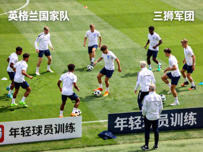 英格兰国家队球队信息 - 三狮军团年轻球员训练场景
